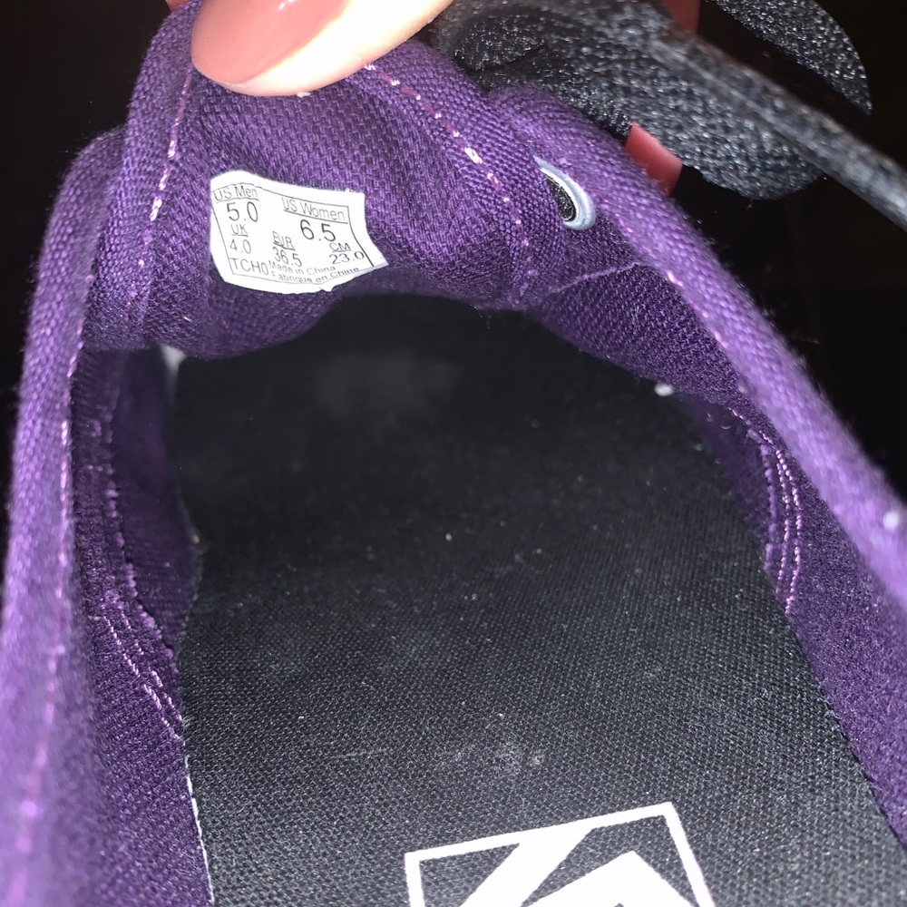 NEW AUTHENTIC VANS sneakers in blackberry - Picture 5 of 7
